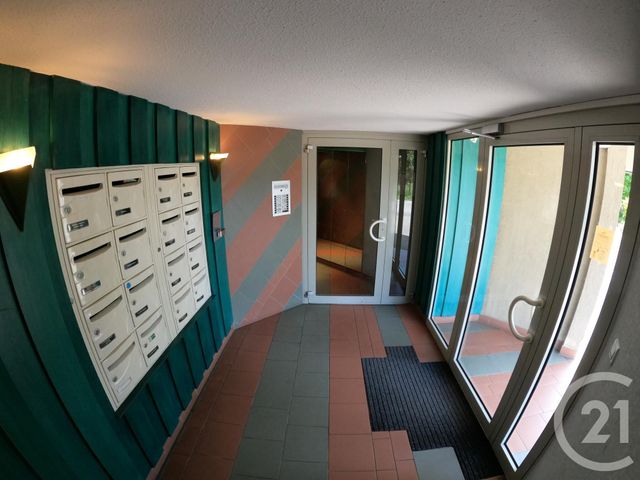 appartement à louer - 3 pièces - 74.77 m2 - LONS LE SAUNIER - 39 - FRANCHE-COMTE - Century 21 L'Immobilier Des Thermes appartement à louer - 3 pièces - 74.77 m2 - LONS LE SAUNIER - 39 - FRANCHE-COMTE - Century 21 L'Immobilier Des Thermes