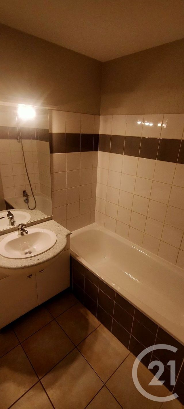 Appartement à louer - 2 pièces - 35.28 m2 - LONS LE SAUNIER - 39 - FRANCHE-COMTE - Century 21 Avenir Immobilier