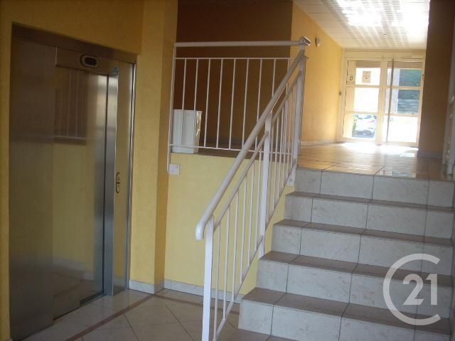 Appartement F3 à louer - 3 pièces - 49.94 m2 - LONS LE SAUNIER - 39 - FRANCHE-COMTE - Century 21 L'Immobilier Des Thermes Appartement F3 à louer - 3 pièces - 49.94 m2 - LONS LE SAUNIER - 39 - FRANCHE-COMTE - Century 21 L'Immobilier Des Thermes