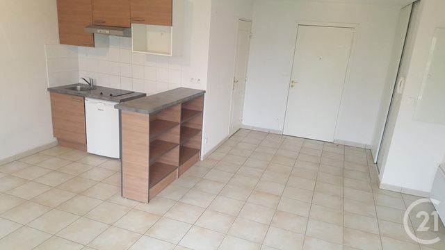 Studio à louer - 1 pièce - 31.76 m2 - LONS LE SAUNIER - 39 - FRANCHE-COMTE - Century 21 L'Immobilier Des Thermes Studio à louer - 1 pièce - 31.76 m2 - LONS LE SAUNIER - 39 - FRANCHE-COMTE - Century 21 L'Immobilier Des Thermes