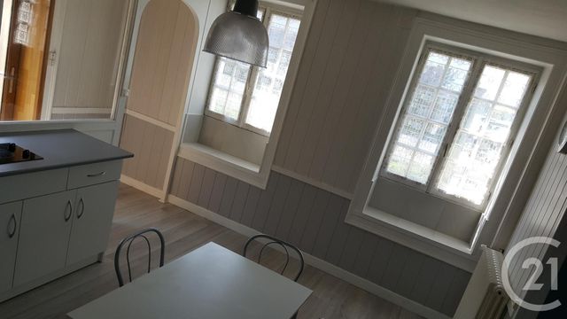 Appartement à louer MONTMOROT
