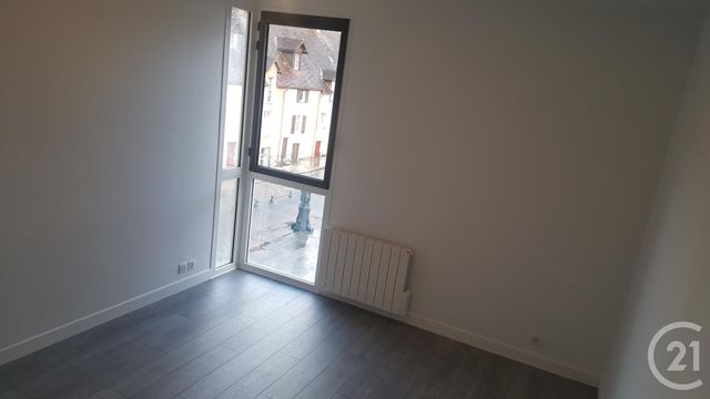 appartement à louer - 4 pièces - 94.47 m2 - LONS LE SAUNIER - 39 - FRANCHE-COMTE - Century 21 L'Immobilier Des Thermes appartement à louer - 4 pièces - 94.47 m2 - LONS LE SAUNIER - 39 - FRANCHE-COMTE - Century 21 L'Immobilier Des Thermes