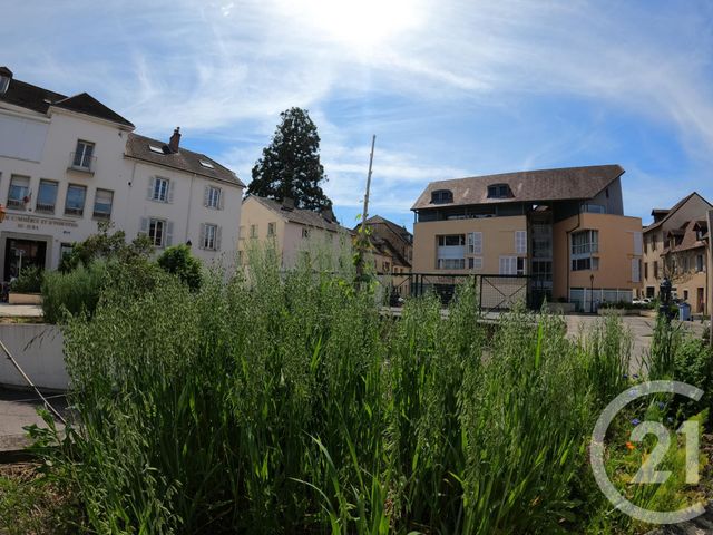appartement à louer - 4 pièces - 94.47 m2 - LONS LE SAUNIER - 39 - FRANCHE-COMTE - Century 21 L'Immobilier Des Thermes appartement à louer - 4 pièces - 94.47 m2 - LONS LE SAUNIER - 39 - FRANCHE-COMTE - Century 21 L'Immobilier Des Thermes