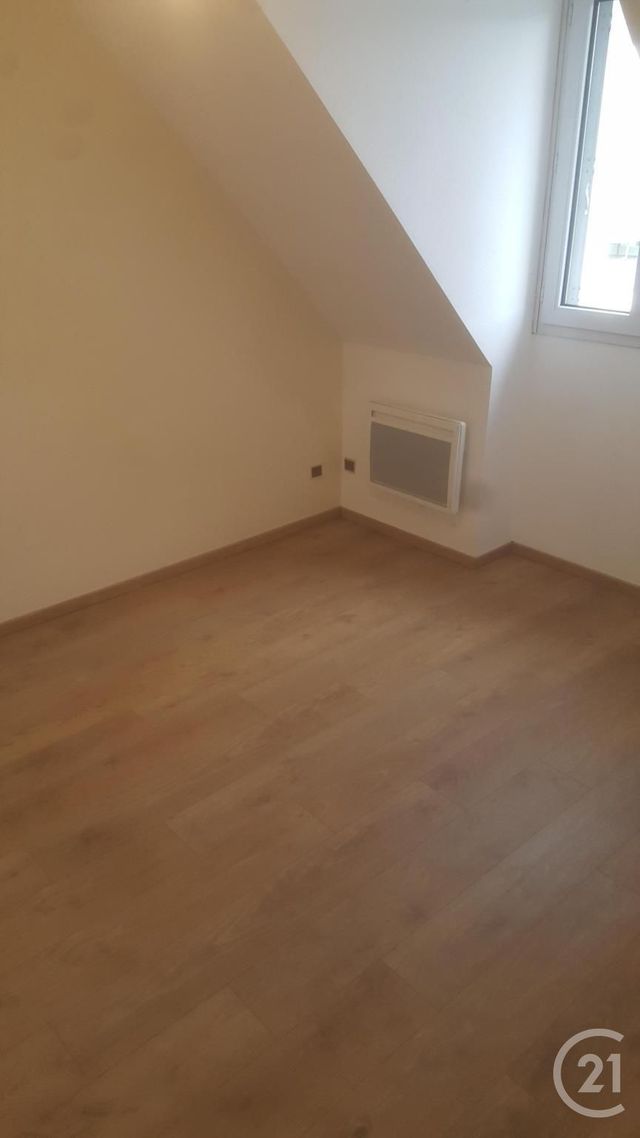 Afficher la photo en grand appartement à louer - 4 pièces - 65.45 m2 - LONS LE SAUNIER - 39 - FRANCHE-COMTE - Century 21 L'Immobilier Des Thermes