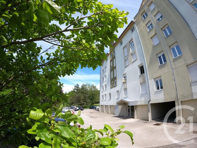 Afficher la photo en grand appartement à louer - 2 pièces - 44.79 m2 - LONS LE SAUNIER - 39 - FRANCHE-COMTE - Century 21 L'Immobilier Des Thermes