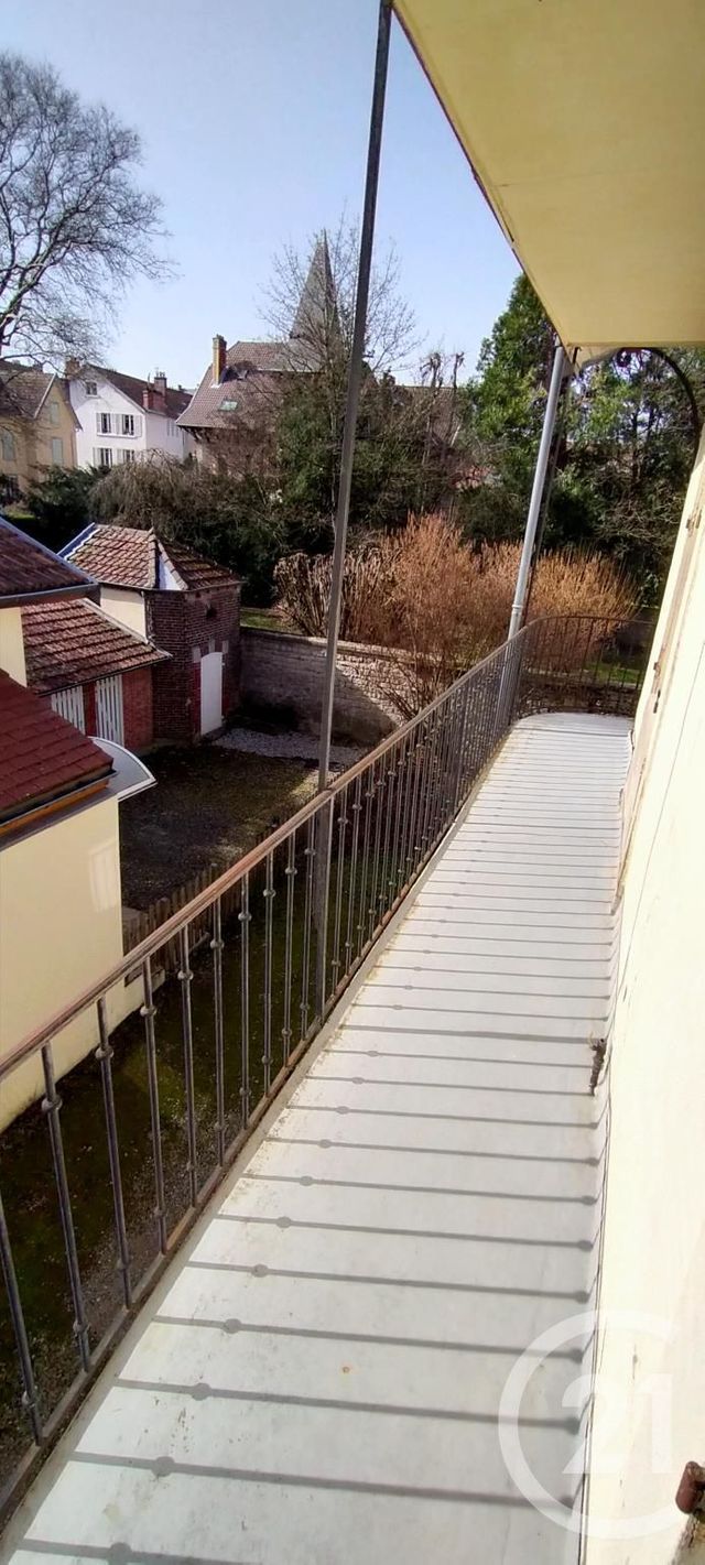 Afficher la photo en grand Appartement à louer - 2 pièces - 39.32 m2 - LONS LE SAUNIER - 39 - FRANCHE-COMTE - Century 21 Avenir Immobilier