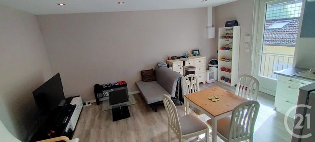 Afficher la photo en grand Appartement à louer - 2 pièces - 39.32 m2 - LONS LE SAUNIER - 39 - FRANCHE-COMTE - Century 21 Avenir Immobilier