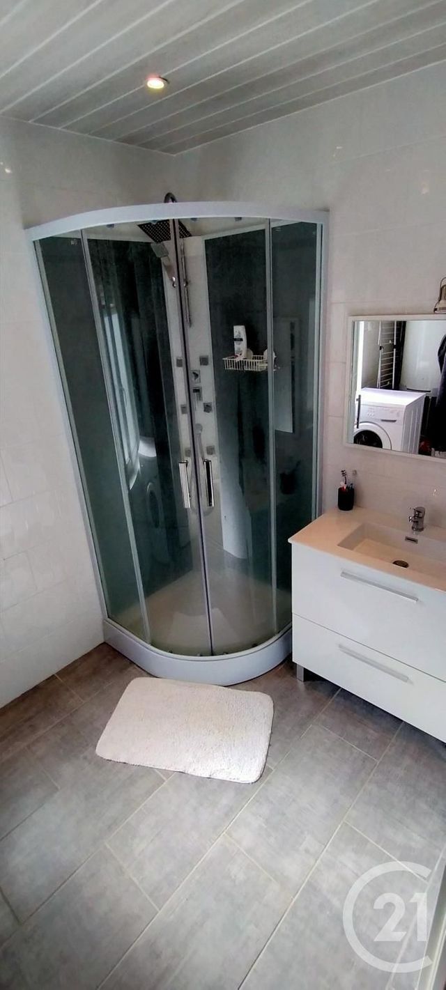 Afficher la photo en grand Appartement à louer - 2 pièces - 39.32 m2 - LONS LE SAUNIER - 39 - FRANCHE-COMTE - Century 21 Avenir Immobilier