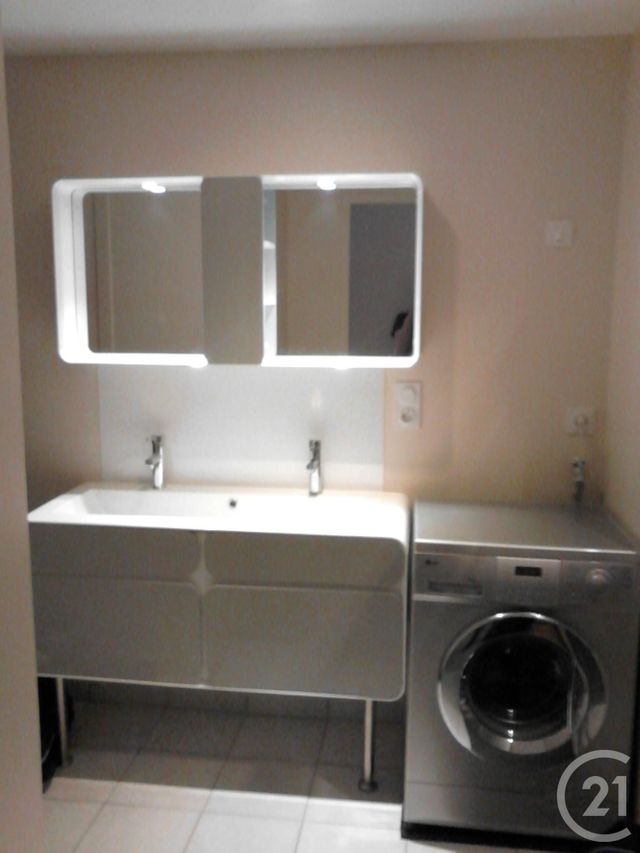 Appartement F3 à louer - 3 pièces - 41.14 m2 - LONS LE SAUNIER - 39 - FRANCHE-COMTE - Century 21 L'Immobilier Des Thermes Appartement F3 à louer - 3 pièces - 41.14 m2 - LONS LE SAUNIER - 39 - FRANCHE-COMTE - Century 21 L'Immobilier Des Thermes