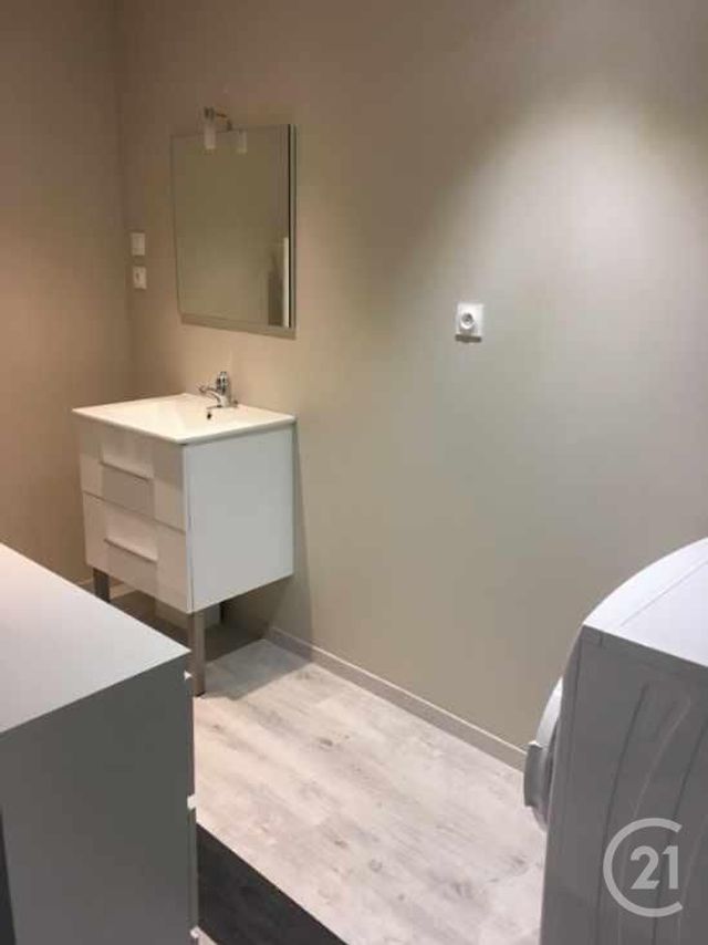 Appartement à louer - 2 pièces - 50.0 m2 - MONTAIGU - 39 - FRANCHE-COMTE - Century 21 Avenir Immobilier