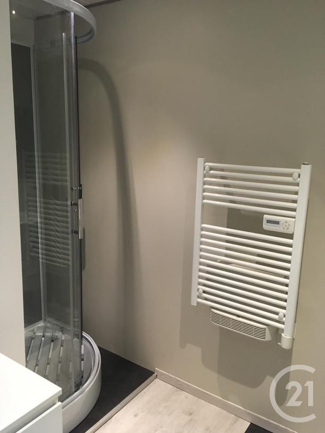 Appartement à louer - 2 pièces - 50.0 m2 - MONTAIGU - 39 - FRANCHE-COMTE - Century 21 Avenir Immobilier