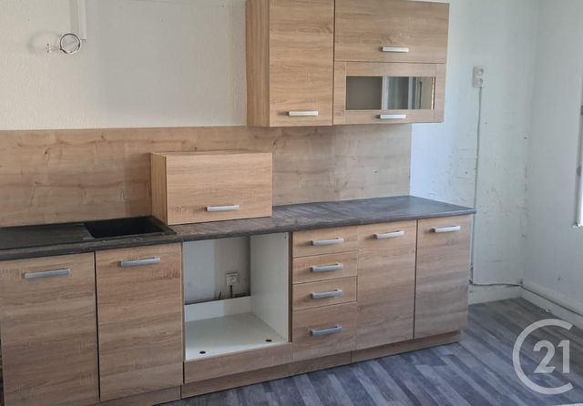 Studio à louer - 1 pièce - 25.0 m2 - LONS LE SAUNIER - 39 - FRANCHE-COMTE - Century 21 L'Immobilier Des Thermes