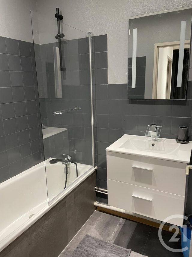 Appartement à louer - 3 pièces - 51.37 m2 - LONS LE SAUNIER - 39 - FRANCHE-COMTE - Century 21 Avenir Immobilier