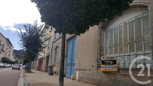 appartement à louer - 2 pièces - 61.37 m2 - LONS LE SAUNIER - 39 - FRANCHE-COMTE - Century 21 L'Immobilier Des Thermes