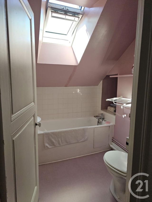 Appartement T3 à vendre - 3 pièces - 46.76 m2 - LONS LE SAUNIER - 39 - FRANCHE-COMTE - Century 21 Avenir Immobilier