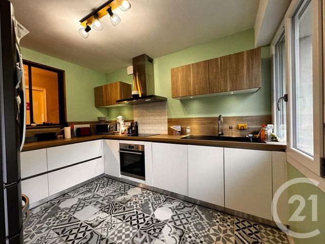 Appartement à louer - 5 pièces - 113.54 m2 - LONS LE SAUNIER - 39 - FRANCHE-COMTE - Century 21 Avenir Immobilier