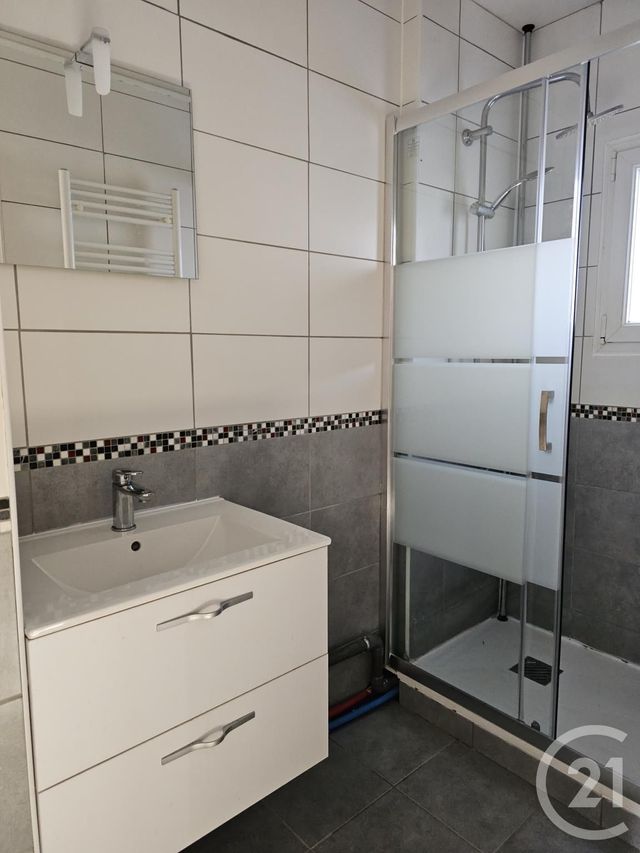 Appartement T4 à vendre - 4 pièces - 61.03 m2 - LONS LE SAUNIER - 39 - FRANCHE-COMTE - Century 21 Avenir Immobilier