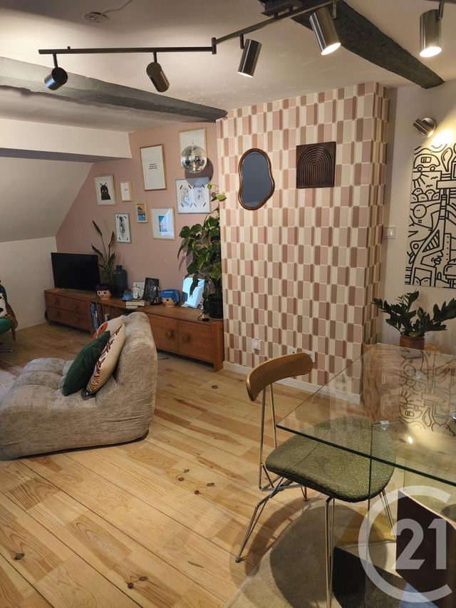 Appartement Atelier d'artiste à vendre - 2 pièces - 66.51 m2 - LONS LE SAUNIER - 39 - FRANCHE-COMTE - Century 21 Avenir Immobilier