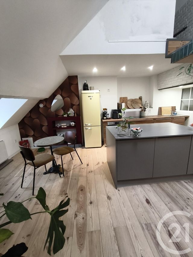 Appartement Atelier d'artiste à vendre - 2 pièces - 66.51 m2 - LONS LE SAUNIER - 39 - FRANCHE-COMTE - Century 21 Avenir Immobilier