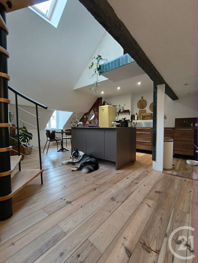 Appartement Atelier d'artiste à vendre - 2 pièces - 66.51 m2 - LONS LE SAUNIER - 39 - FRANCHE-COMTE - Century 21 Avenir Immobilier