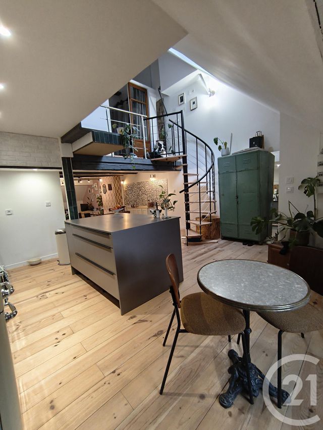 Appartement Atelier d'artiste à vendre - 2 pièces - 66.51 m2 - LONS LE SAUNIER - 39 - FRANCHE-COMTE - Century 21 Avenir Immobilier