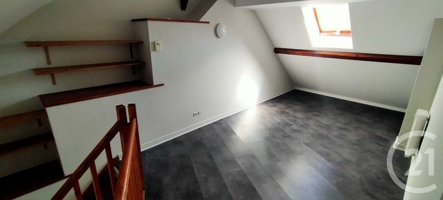 Appartement à louer - 4 pièces - 74.49 m2 - LONS LE SAUNIER - 39 - FRANCHE-COMTE - Century 21 Avenir Immobilier
