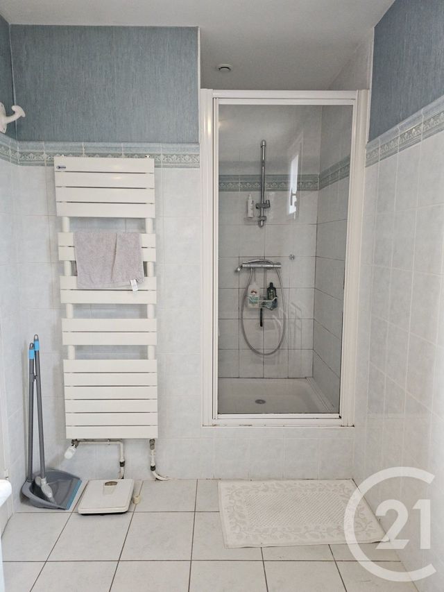 Appartement T5 à vendre - 5 pièces - 108.87 m2 - LONS LE SAUNIER - 39 - FRANCHE-COMTE - Century 21 Avenir Immobilier