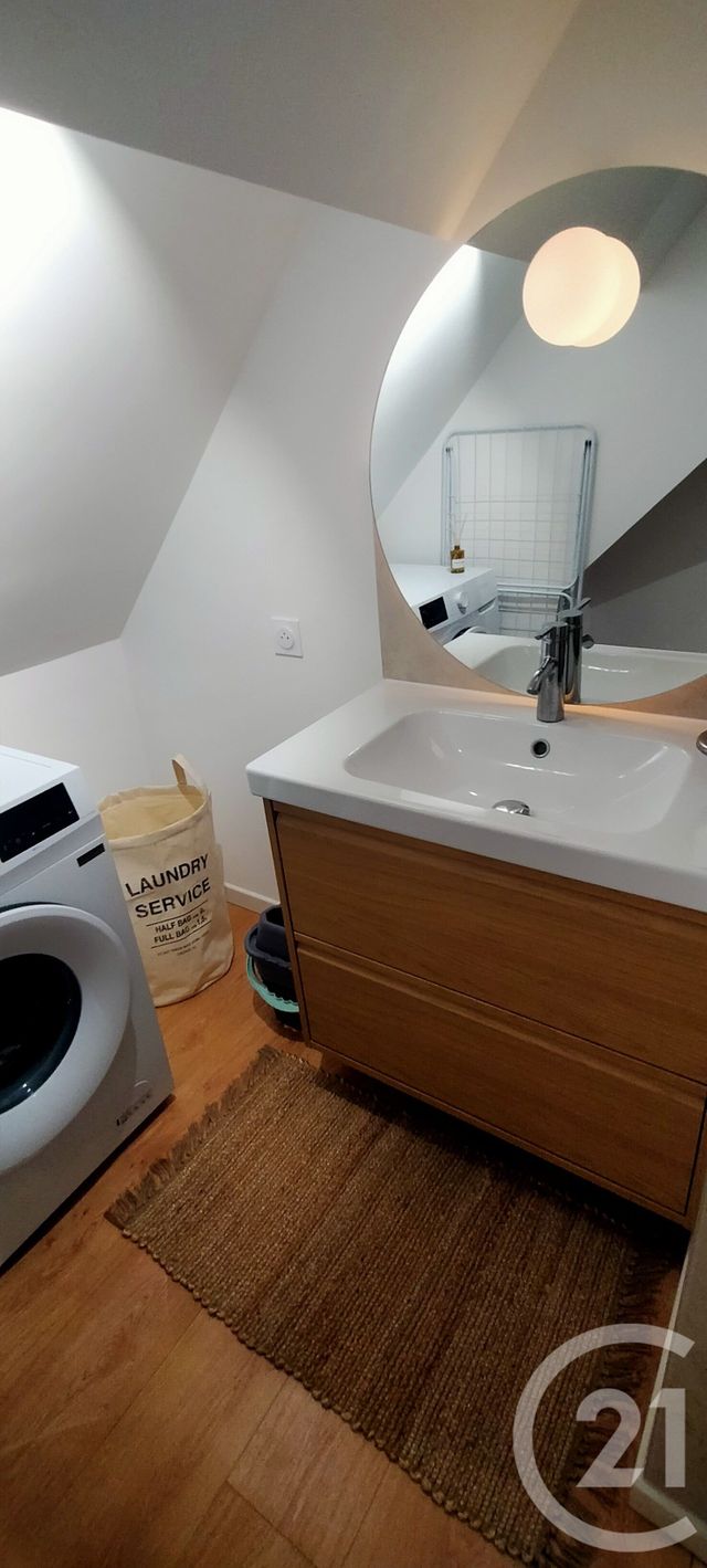 Appartement à louer - 2 pièces - 48.69 m2 - LONS LE SAUNIER - 39 - FRANCHE-COMTE - Century 21 Avenir Immobilier